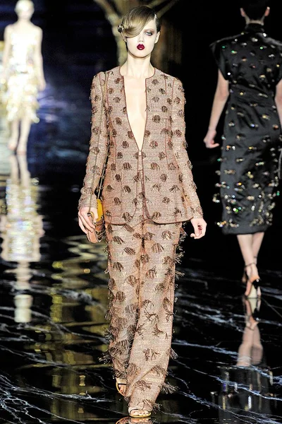 Look 3